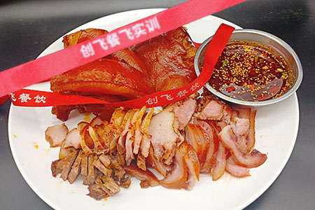 鹵菜現(xiàn)撈實訓 絕味鹵 五香鹵 鹵鴨脖 鹵鴨頭 鹵菜技術實訓